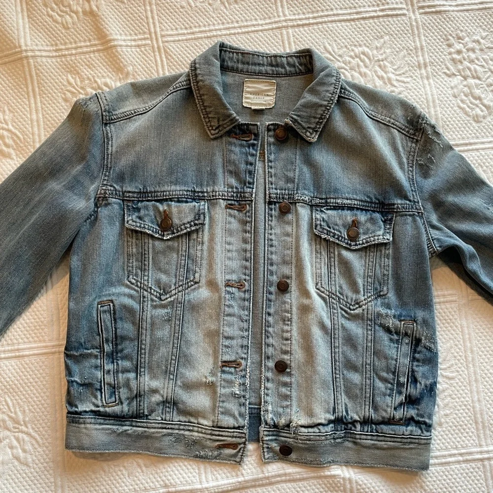 AE Distressed Denim Blue Jean Button Down Jacket Small Boxy Trucker